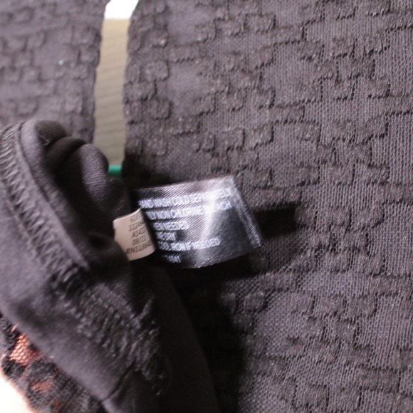 Lane Bryant Black lace overlay long sleeve peplum top. - Picture 9 of 9